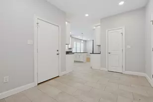 91 Verndale St, Brookline, MA 02446 - Photo 9