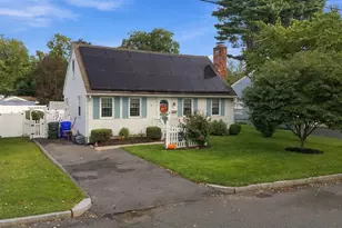 24 Sedgelia St, Springfield, MA 01104 - Photo 1
