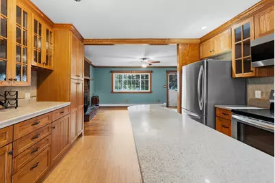 15 Plante St, New Bedford, MA 02745 - Photo 9