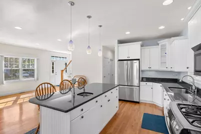 64 Randolph St, Falmouth, MA 02536 - Photo 5