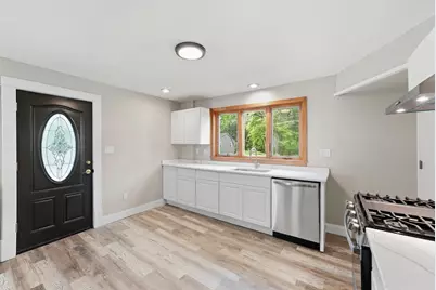 102 Tiffany St, Springfield, MA 01108 - Photo 9