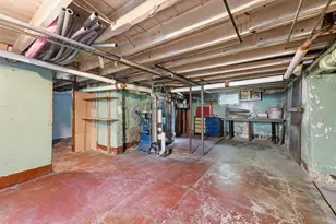 102 Tiffany St, Springfield, MA 01108 - Photo 29