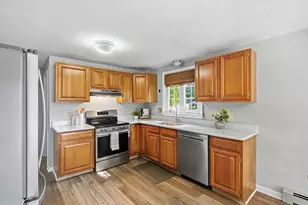 15 Collins St, Attleboro, MA 02703 - Photo 7