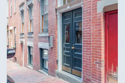 22 Irving St #2, Boston, MA 02114 - Photo 9