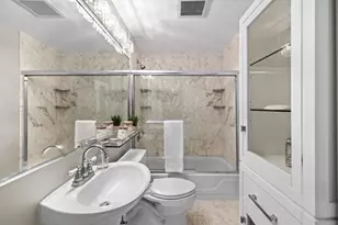 10 Charlesgate E, Boston, MA 02215 - Photo 17