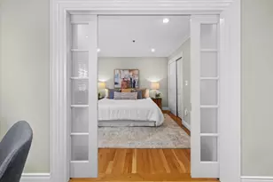 10 Charlesgate E, Boston, MA 02215 - Photo 11