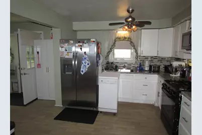 10 Bartlett St, South Hadley, MA 01075 - Photo 11
