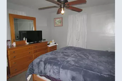 10 Bartlett St, South Hadley, MA 01075 - Photo 17