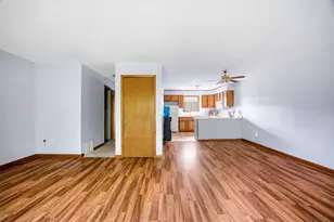 220 Beekman Dr, Agawam, MA 01001 - Photo 9
