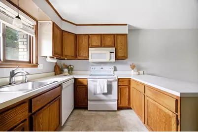 220 Beekman Dr #220, Agawam, MA 01001 - Photo 5