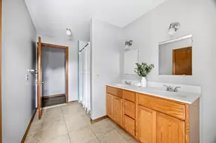 220 Beekman Dr, Agawam, MA 01001 - Photo 15