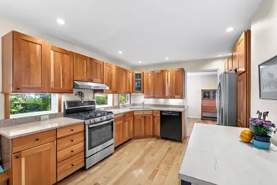 10 Trevor Ln, Worcester, MA 01605 - Photo 9