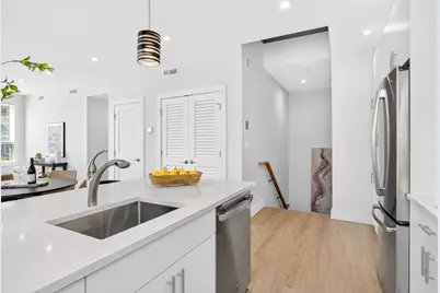 1246 Broadway #3, Somerville, MA 02144 - Photo 3