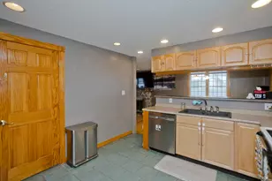 122 Hartford Terrace, Springfield, MA 01118 - Photo 11