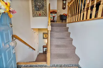 8 Oriole Dr, Agawam, MA 01030 - Photo 5