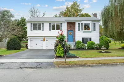 8 Oriole Dr, Agawam, MA 01030 - Photo 3