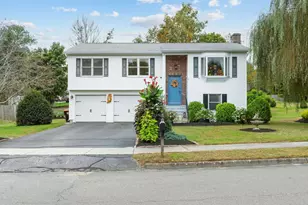 8 Oriole Dr, Agawam, MA 01030 - Photo 3