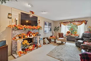 8 Oriole Dr, Agawam, MA 01030 - Photo 7