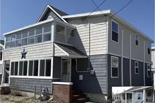 7 Dover Ave, Hampton, NH 03842 - Photo 1