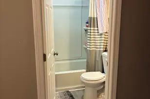 97 Alderman St, Springfield, MA 01118 - Photo 3