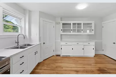 13-15 Maple St, Northbridge, MA 01588 - Photo 5