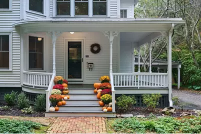 33 Gaylord St, Amherst, MA 01002 - Photo 3