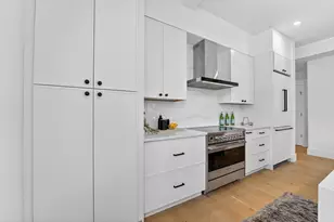 325A Alewife Brook Pkwy, Somerville, MA 02144 - Photo 9
