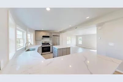 6 Emerald Pl, Raynham, MA 02767 - Photo 9