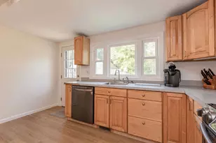 76 Roberts Rd, Bridgewater, MA 02324 - Photo 5
