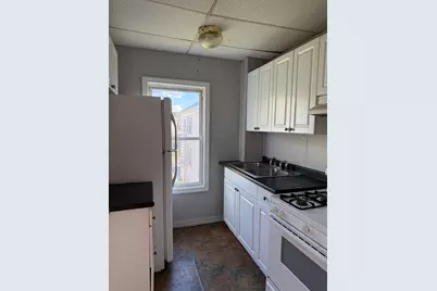 499 Lindsey St #3E, Fall River, MA 02720 - Photo 3