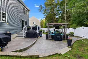 982 Dighton Woods Cir, Dighton, MA 02715 - Photo 5