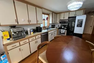 330 Pelham Rd, Dracut, MA 01826 - Photo 15