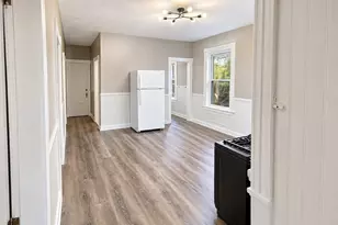 31 Suffield St, Worcester, MA 01610 - Photo 13