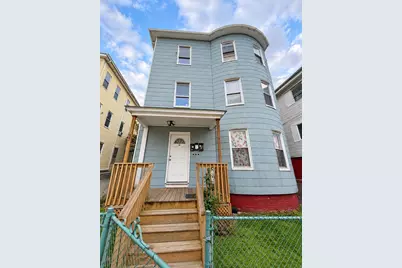 31 Suffield St, Worcester, MA 01610 - Photo 1