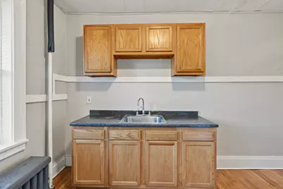 587 Pleasant St #3L, Holyoke, MA 01040 - Photo 5