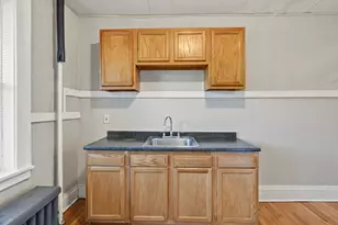 587 Pleasant St, Holyoke, MA 01040 - Photo 5