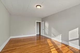 587 Pleasant St, Holyoke, MA 01040 - Photo 13
