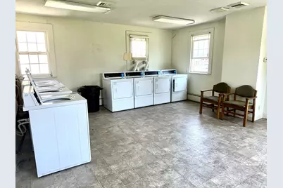587 Pleasant St #3L, Holyoke, MA 01040 - Photo 15