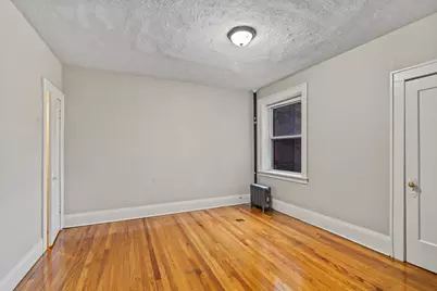 587 Pleasant St #3L, Holyoke, MA 01040 - Photo 11