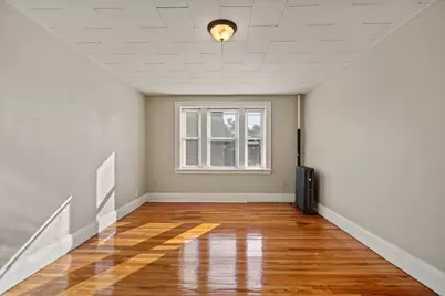 587 Pleasant St #3L, Holyoke, MA 01040 - Photo 7
