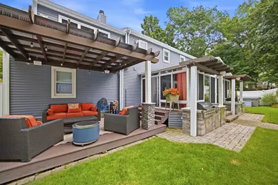 20 Dana Hl, Belchertown, MA 01007 - Photo 3