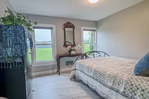 33 Pleasant St, Deerfield, MA 01373 - Photo 13