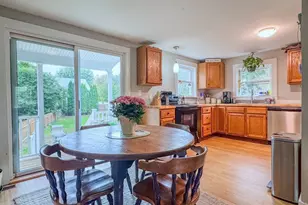 33 Pleasant St, Deerfield, MA 01373 - Photo 19