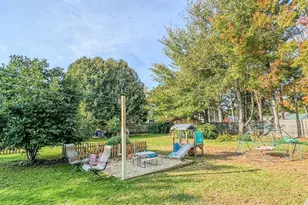 33 Pleasant St, Deerfield, MA 01373 - Photo 35
