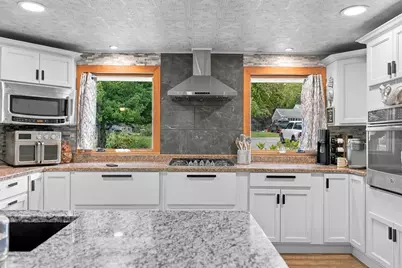 8 Bloomfield Ave, Middleborough, MA 02346 - Photo 7