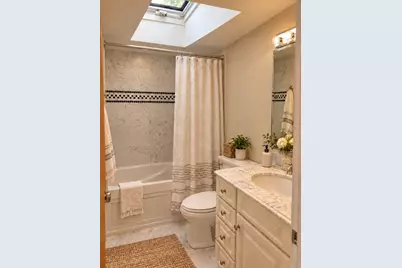 7 Franklin St #3, Marblehead, MA 01945 - Photo 11