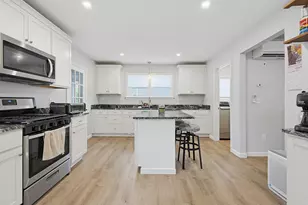 21 Orchard St, Grafton, MA 01560 - Photo 5
