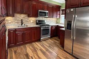996 Walnut St, Fall River, MA 02720 - Photo 5