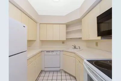 135 Pleasant St #307, Brookline, MA 02446 - Photo 3