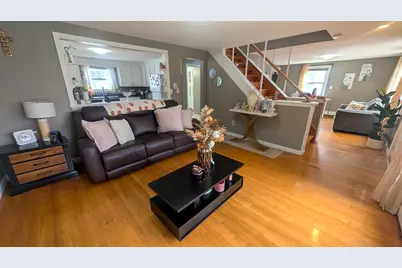 9 Summit Ave, Saugus, MA 01906 - Photo 3